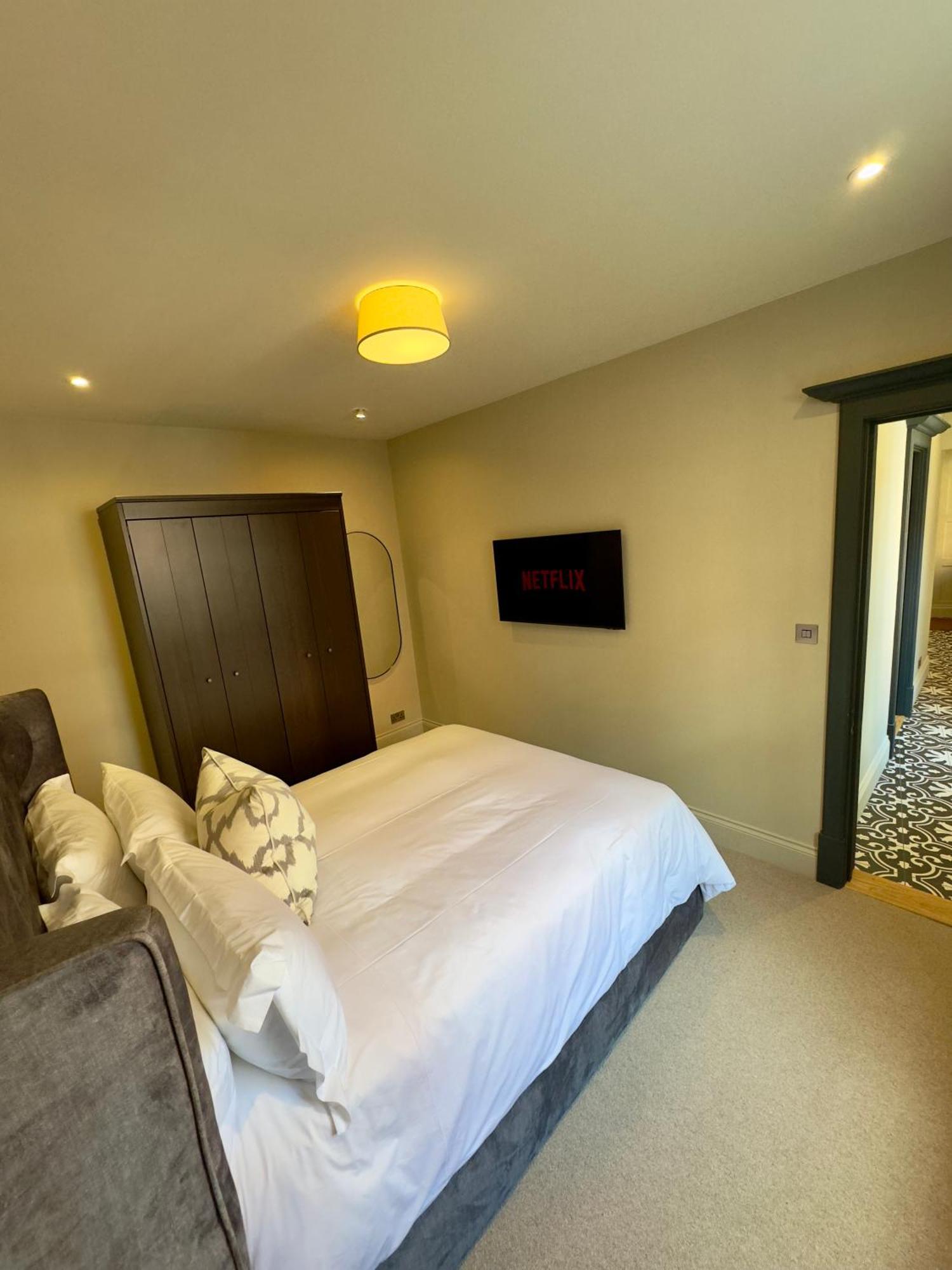 Macbeths Corner High End Luxury Apartment In Centre With Parking Stratford-upon-Avon Eksteriør billede