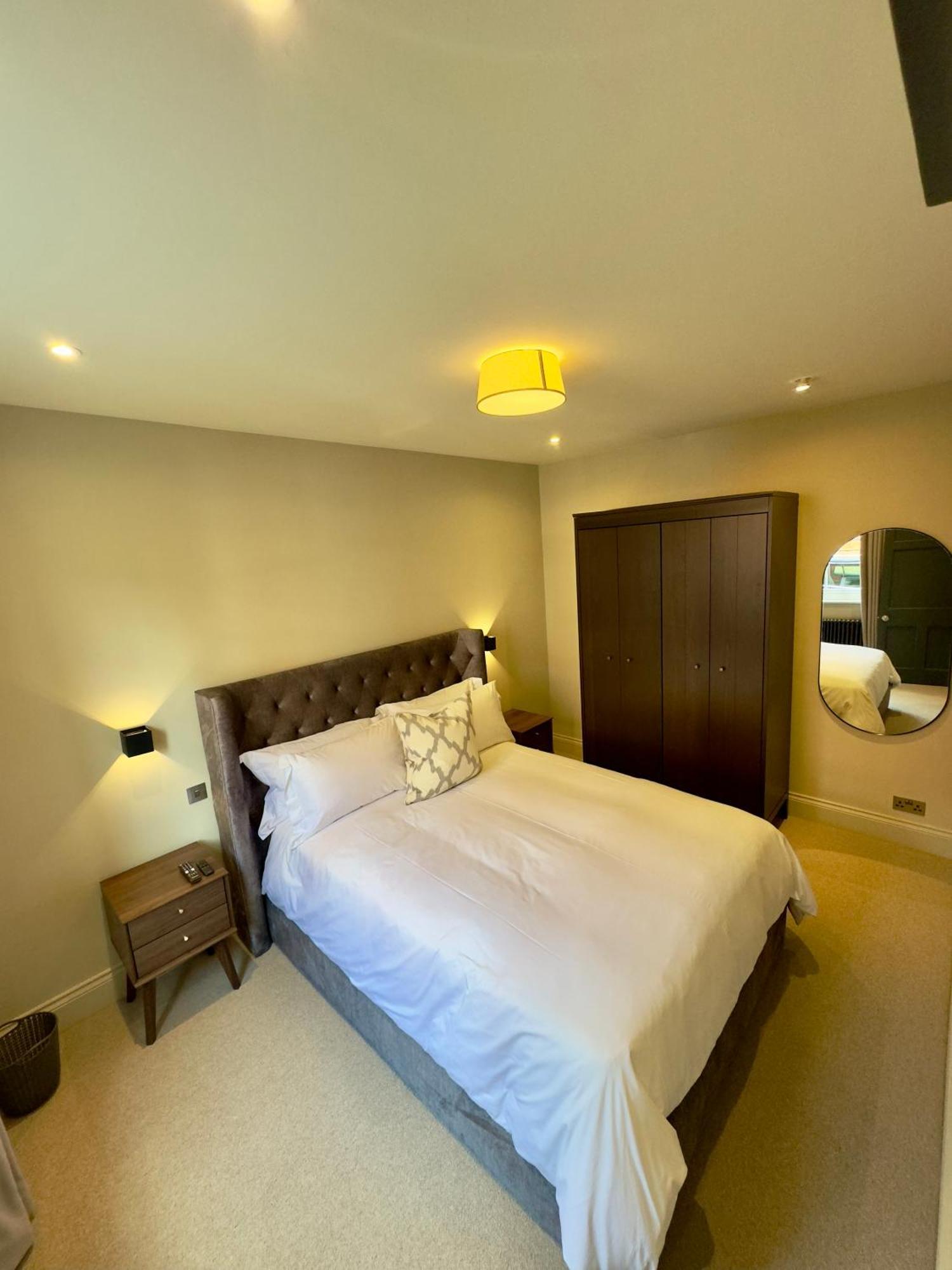 Macbeths Corner High End Luxury Apartment In Centre With Parking Stratford-upon-Avon Eksteriør billede